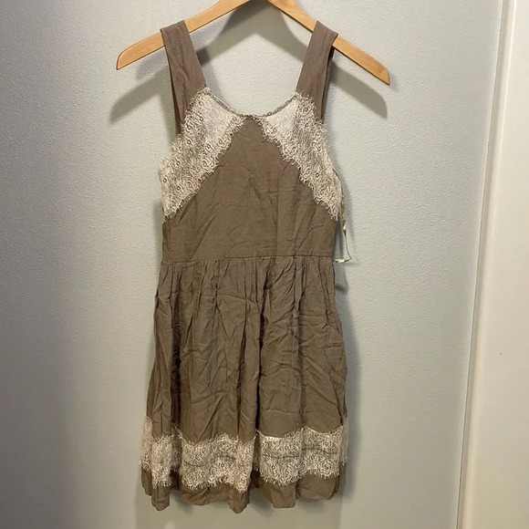 Free People Dresses & Skirts - FREE People Woman’s Beige Dress With Lace Details